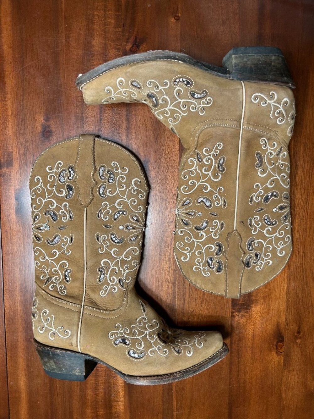 Woman's Dalton Cowboy Boots w Embroidered Details Handcrafted in Mexico